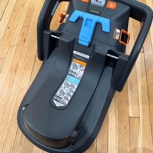 Uppababy Mesa Infant Car Seat Base